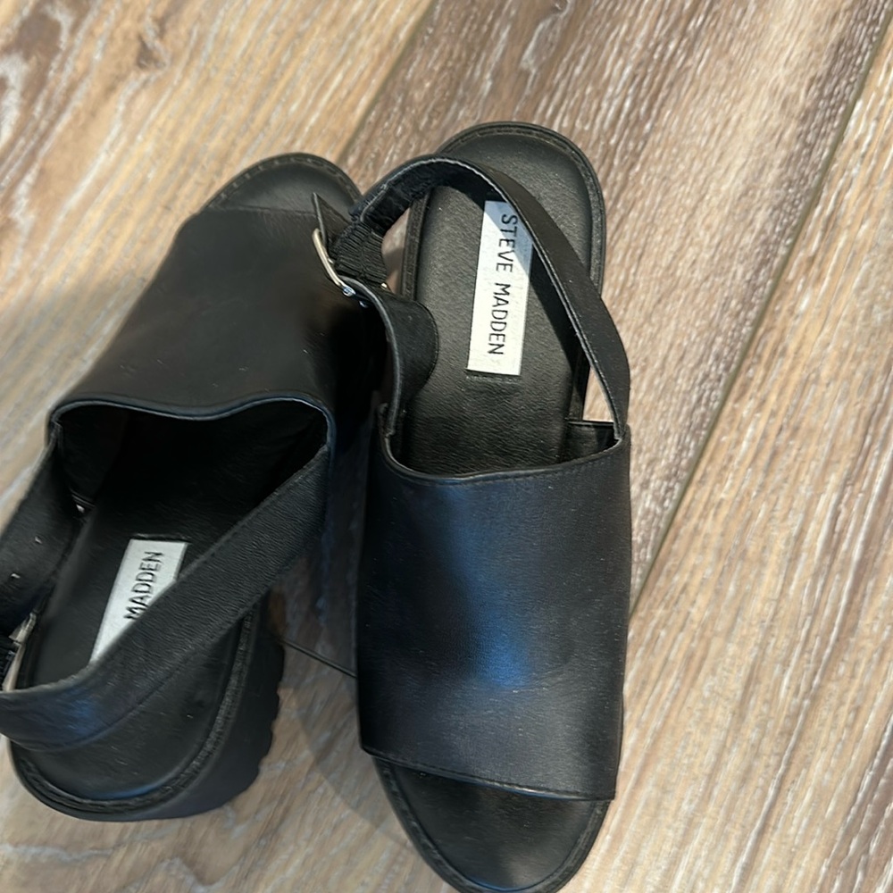 Black Leather Chunky Heel Sandals. Size 7